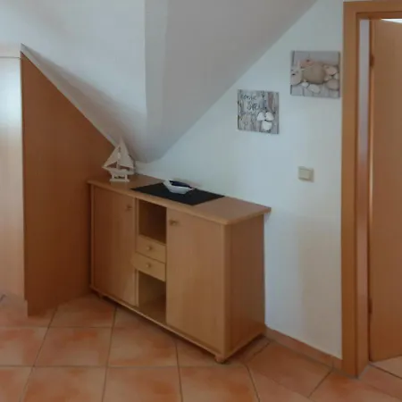 Apartment Traumblick Sellin: Spacious Beachside With Pool And Sauna