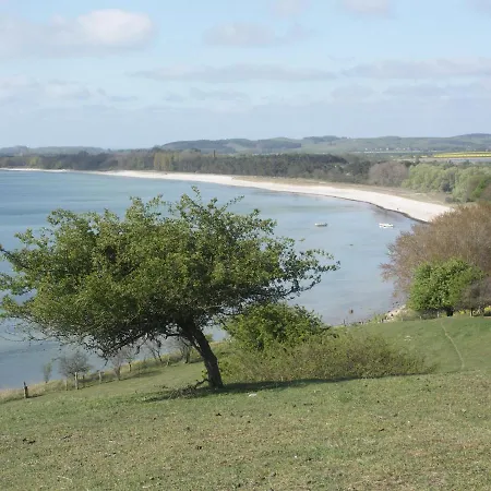 Traumblick Sellin: Spacious Beachside With Pool And Sauna Apartment
