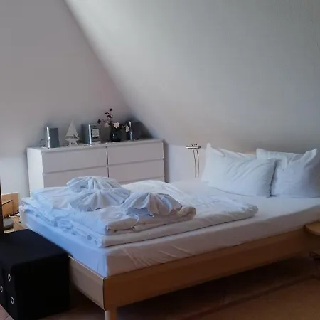 Traumblick Sellin: Spacious Beachside With Pool And Sauna Apartment Goehren (Ruegen)