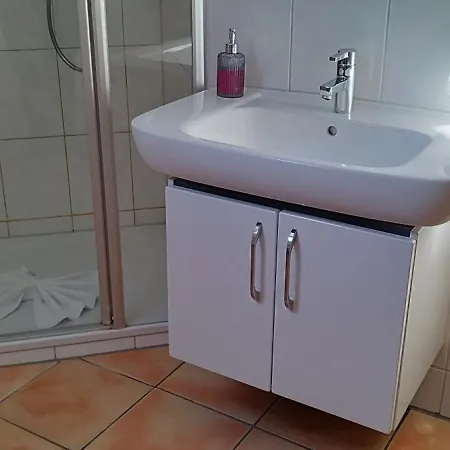 Traumblick Sellin: Spacious Beachside With Pool And Sauna Apartment *