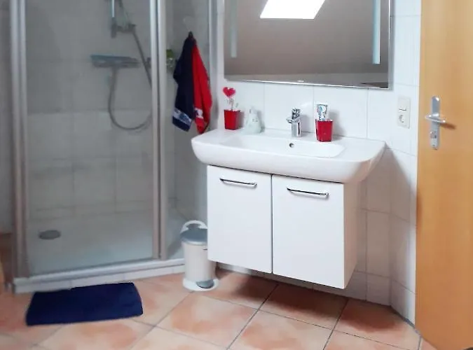Traumblick Und Komfort - Lichtdurchflutete 85 Qm Nahe Suedstrand Inklusive Schwimmbad Und Sauna Im Ahoi Sellin غورين