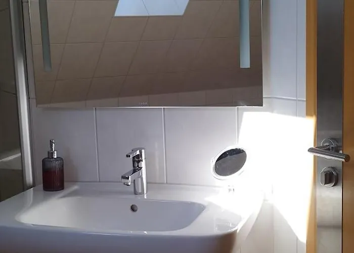 Traumblick Und Komfort - Lichtdurchflutete 85 Qm Nahe Suedstrand Inklusive Schwimmbad Und Sauna Im Ahoi Sellin غورين