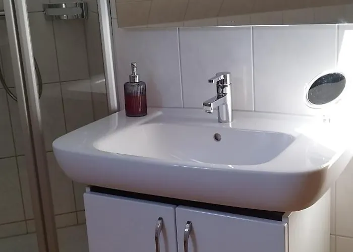 Traumblick Und Komfort - Lichtdurchflutete 85 Qm Nahe Suedstrand Inklusive Schwimmbad Und Sauna Im Ahoi Sellin شقة غورين